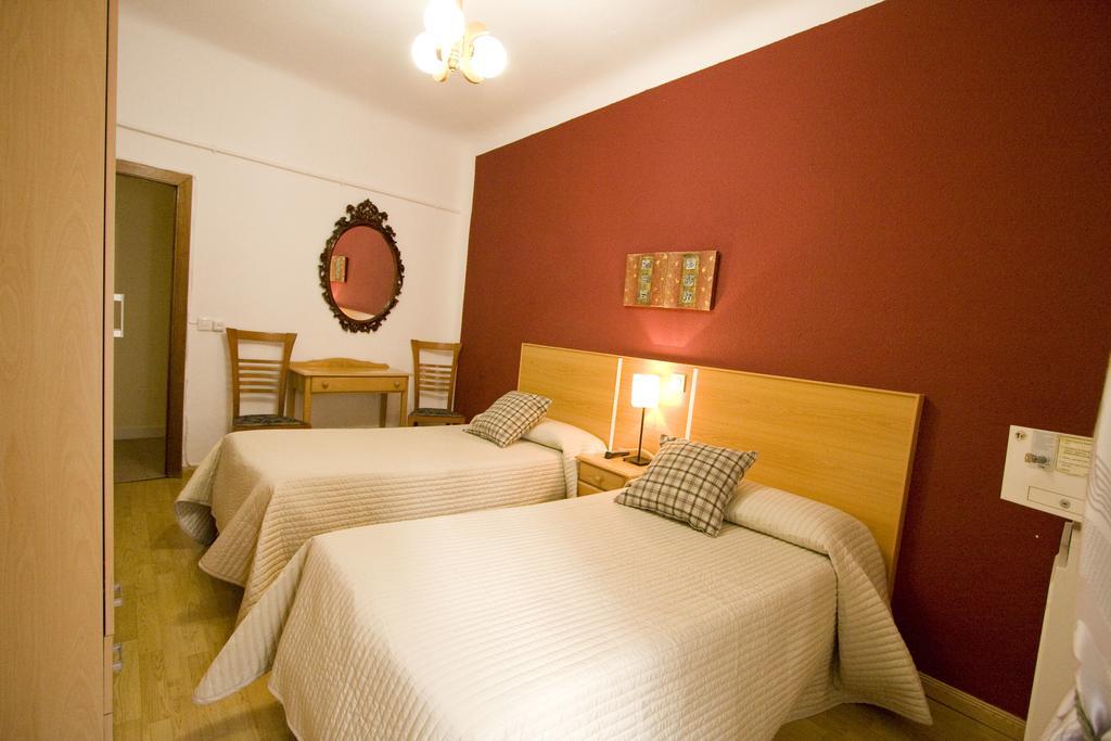 Hostal Trevinca Madri Exterior foto