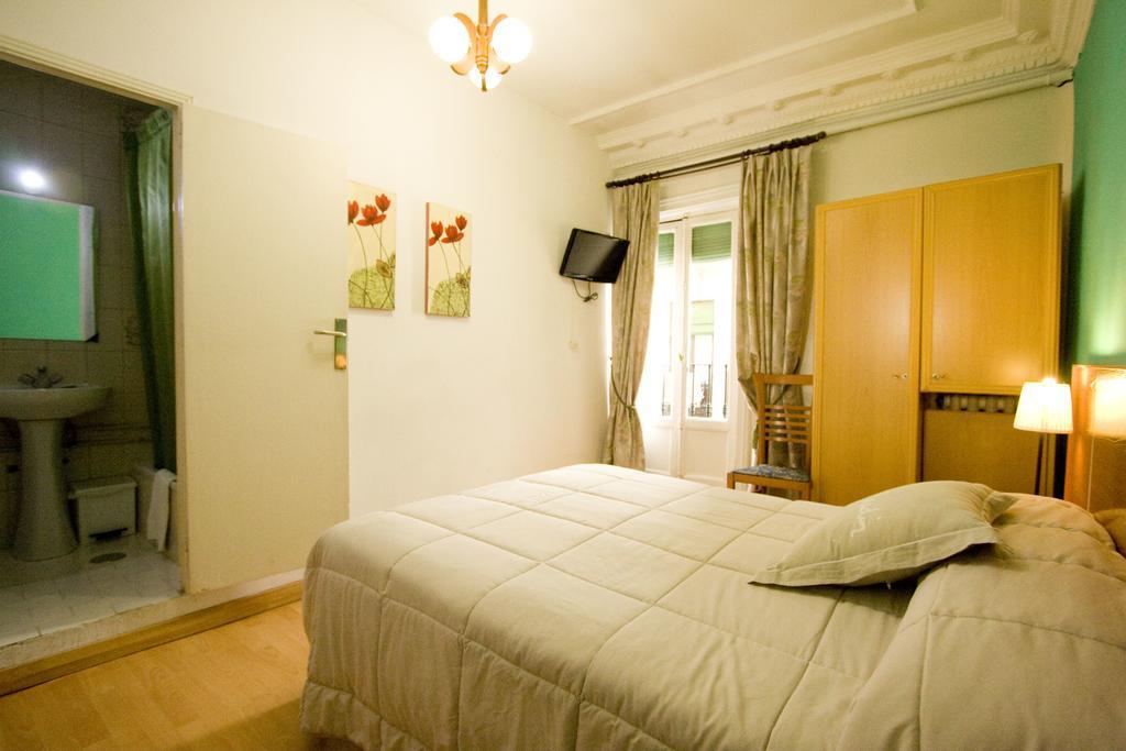 Hostal Trevinca Madri Exterior foto