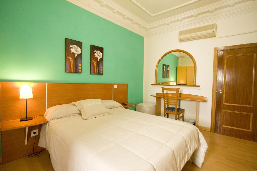 Hostal Trevinca Madri Exterior foto